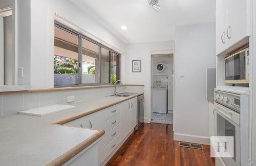 Cams Wharf Villa | Lakeshores Villa
