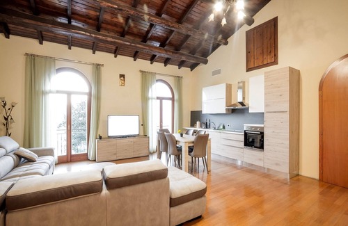 Artogne Villa | Lakeside Mansion with Pool