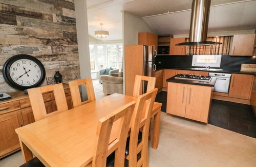 Yealand Conyers Cottage | LAKESIDE 12, pet friendly, character holiday cottage in Carnforth