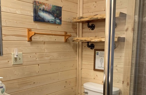 Ely Resort | Lakeside 2-bedroom cabin - 10 minutes to Ely - right across from famous BWCAW
