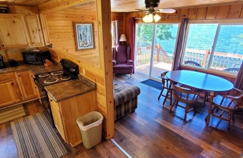 Ray Cabin | Lakeside 2 Bedroom Glacier Cabin on Kab