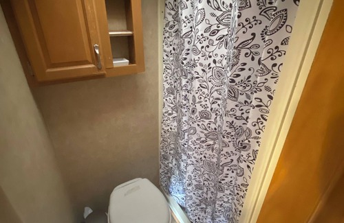 Hartsville House | Lakeside 2-bedroom RV in charming Hartsville with AC, WiFi