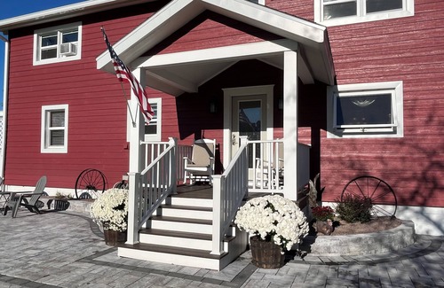Rooseveltown House | Lakeside 4-bedroom. 6 minutes to Potsdam.