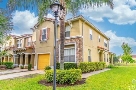 Kissimmee House | Lakeside 4Br Home Perfect for a Disney Relaxation!