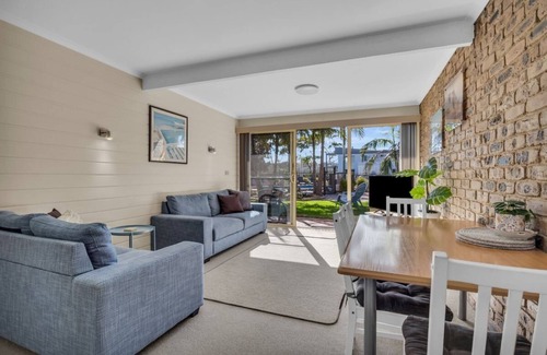 Bega Valley Shire Council Cabin | Lakeside Apartments - Ground floor