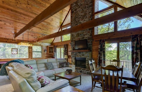 Golden House | Lakeside Beautiful Cabin with Loft & Balls
