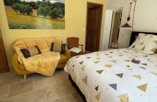 Anthe Bed & Breakfast | Lakeside bed and breakfast with farmhouse breakfast, Jacuzzi, swimming pool