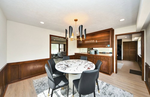 Blue Bell Estates House | Lakeside bliss awaits your stay!