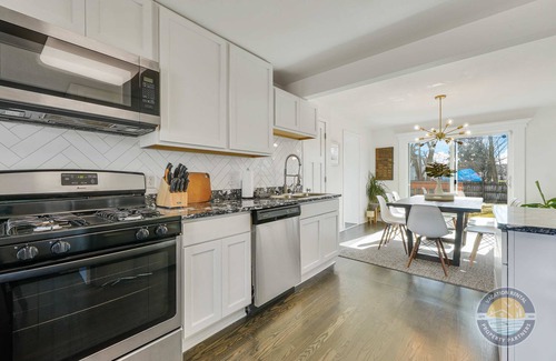 Lake Geneva House | Lakeside Bliss: Cozy 3-Bedroom Retreat