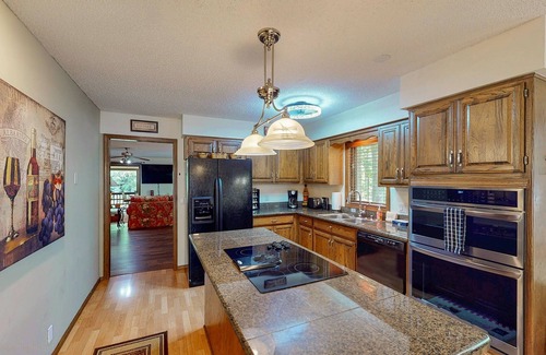 Hot Springs Village House | Lakeside Bliss: golf, lake, paddleboat, pets allowed