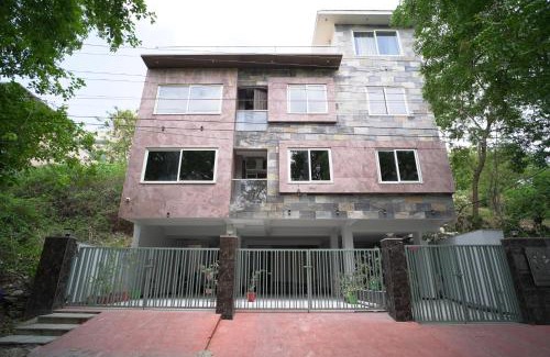 Udaipur District House | Lakeside Bliss Homestay