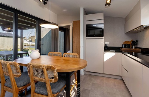 Delfstrahuizen House | Lakeside Bliss in Friesland