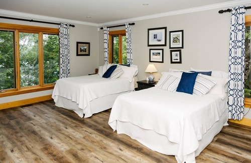Haliburton Cottage | Lakeside Bliss: Sunswept Lake House - Your Private Oasis with Lakeside Bunkie