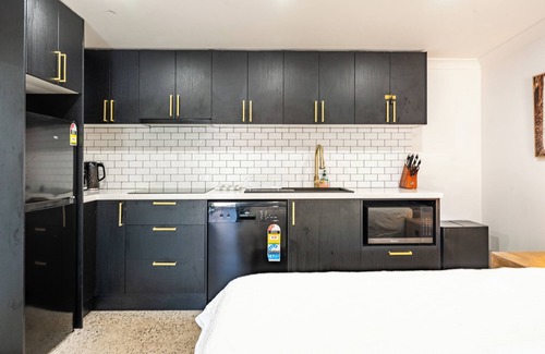 Lake Wendouree Apartment | Lakeside Bliss | Top location Guesthouse