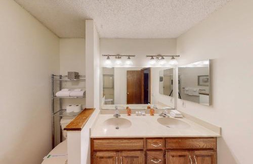 Hot Springs Village House | Lakeside Bliss