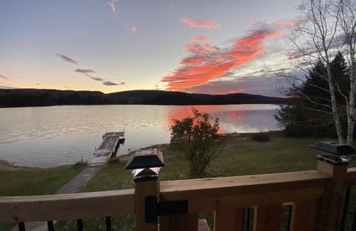 Chute-Saint-Philippe Ski Chalet | Lakeside cottage in the Upper Laurentians