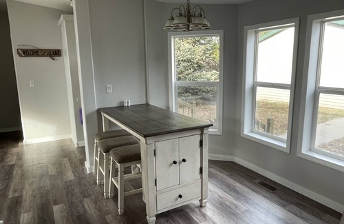 Aberdeen House | Lakeside Cabin 10 miles from Aberdeen, SD