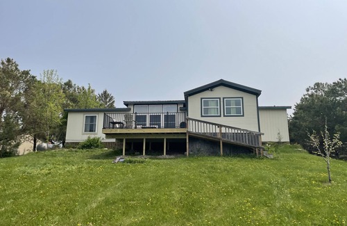 Aberdeen House | Lakeside Cabin 10 miles from Aberdeen, SD