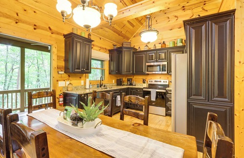 Walnut Mountain Cabin | Lakeside Cabin: Game Room, Dock, Orchard, Wineries