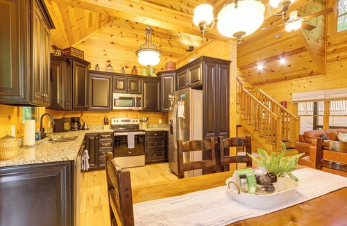 Walnut Mountain Cabin | Lakeside Cabin: Game Room, Dock, Orchard, Wineries
