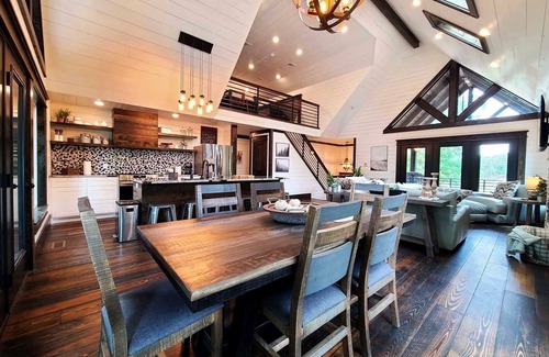 Mena Cabin | Lakeside Cabin HotTub | Kayak/Fish | AtvTrls