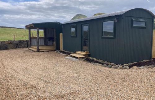 Inishmacatreer Ski Chalet | Lakeside Cabin