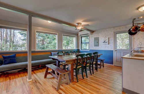 Tamarack Apartment | Lakeside Cabin With Private Dock & Sandy Beach