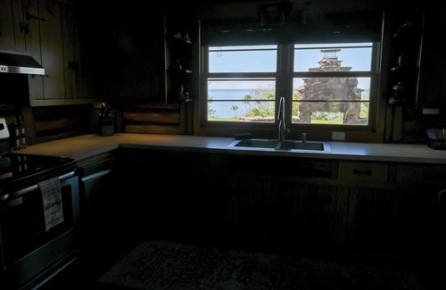Conneaut Cabin | Lakeside Cabin with sunset view & fireplace