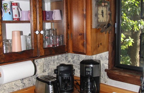 Nevada City Ski Chalet | 'Lakeside, Camp-Run-A-Muck', 4 Bdrm, 2 Bath - Can Sleep 8. Check our reviews