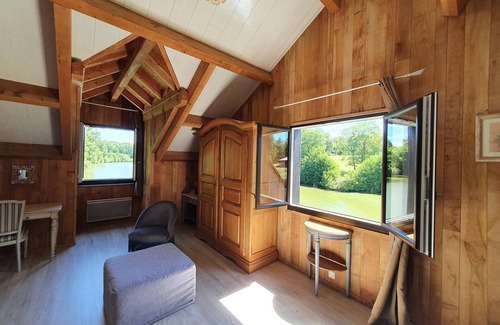 Saint-Estephe Ski Chalet | Lakeside chalet with terrace on the water & exceptional view