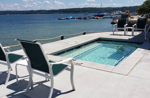Onekama Condo | Lakeside Condo @ Portage Point Resort on Portage Lake w/access to Lake Michigan!