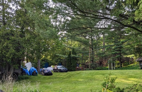 Saint-Hermenegilde Cottage | Lakeside cottage in Eastern Townships