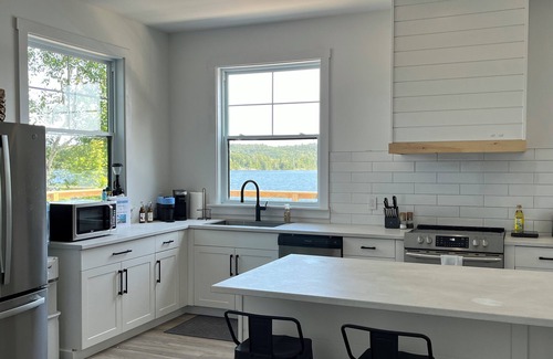 Algoma District Cottage | Lakeside cottage at Upper Island Lake