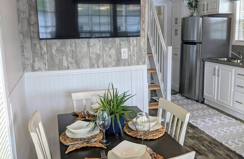 Elwood RV Rental | Lakeside Cottage Rental in Seasonal Campground