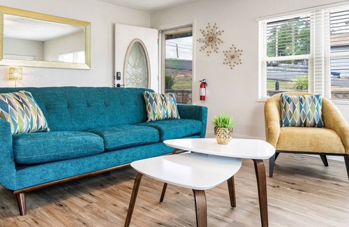 Dandridge Cottage | Lakeside Cottage (3-Bedroom) by RedAwning