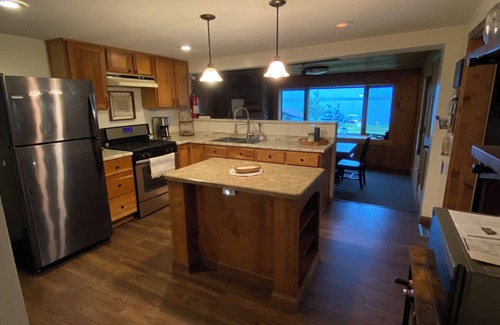Luck Cabin | Lakeside Cottage - Amazing WI lake cabin perfect for the family