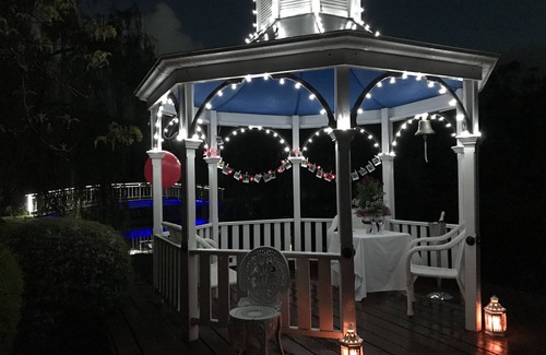 Kilsyth South Cottage | Lakeside Cottage