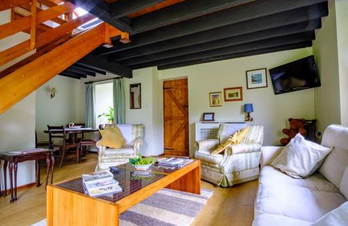 Llanpumsaint House | Lakeside Cottage