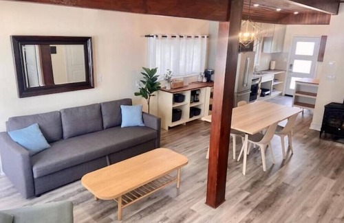 Scugog Cottage | Lakeside Cottage Getaway South Shore Lake Scugognn