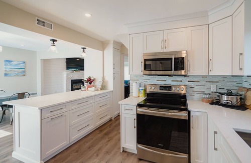 Fort Erie House | Lakeside Cottage @ Historical Fort Erie