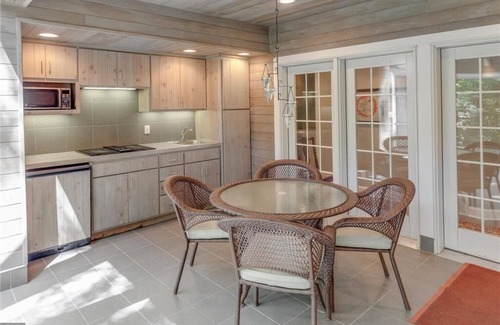 Pequot Lakes Cottage | Lakeside Cottage + Modern Luxuries- 2 minutes to Nisswa!