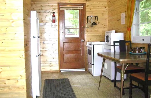 Lakefield Ski Chalet | Lakeside Cottage with Boat BBQ Firepit Swimming Pet Friendly for 6 Family Escape