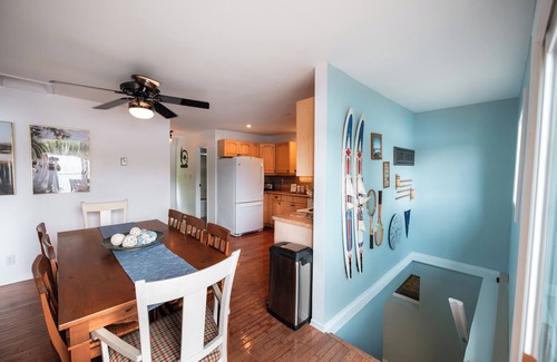 Catchacoma Cottage | Lakeside Couple's Retreat w/Hot Tub in the Kawarthas