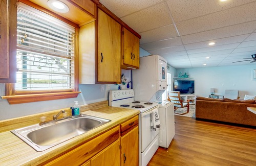 Bowie House | Lakeside dog-friendly retreat with covered patio