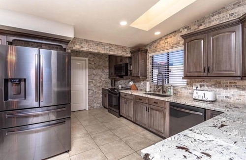 Lake Havasu City Villa | Lakeside DREAMstay - Fun&Games, Pool/Spa, Bball