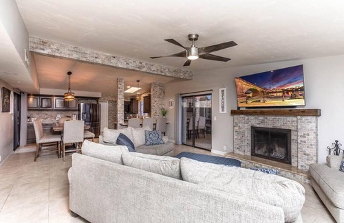 Lake Havasu City Villa | Lakeside DREAMstay - Fun&Games, Pool/Spa, Bball