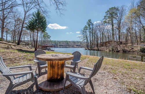 Hot Springs Village House | Lakeside Escape: The Papa Dog House