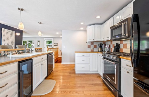 Naples House | Lakeside Escape-Kayak|Fire pit|Game room|Sunroom