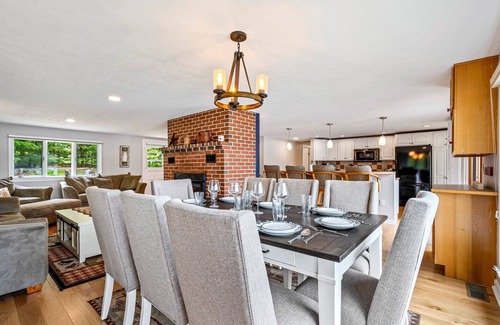 Naples House | Lakeside Escape-Kayak|Fire pit|Game room|Sunroom