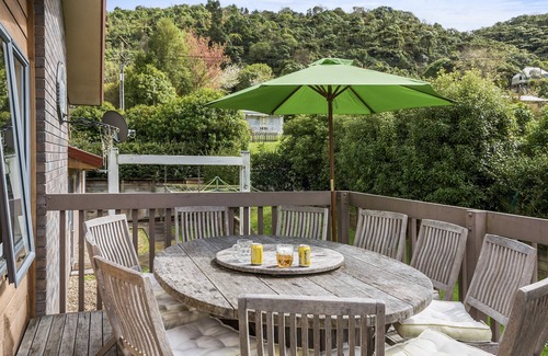 Lake Tarawera Cottage | Lakeside Escape - Lake Tarawera Holiday Home